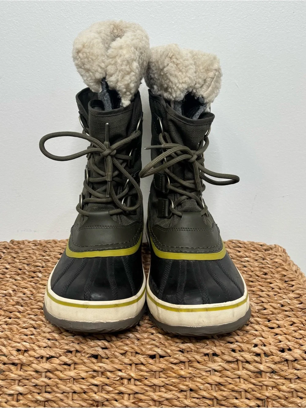 Sorel Winter Carnival Waterproof Green Boots Size 7